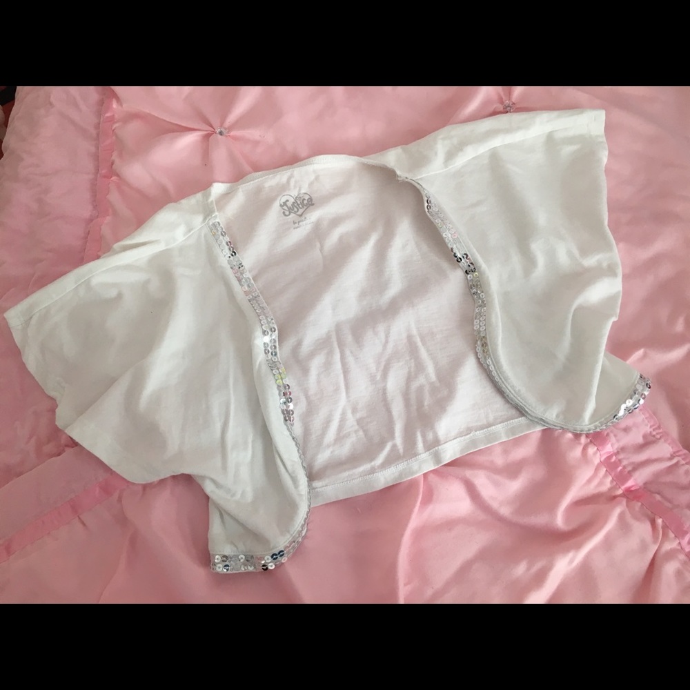 Little white shawl